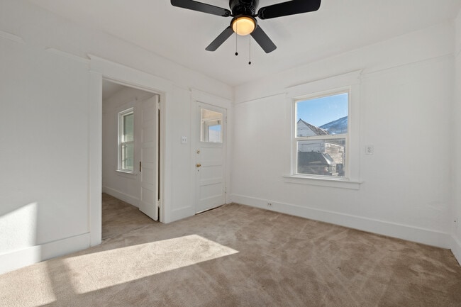 Photo - 707 E Front St