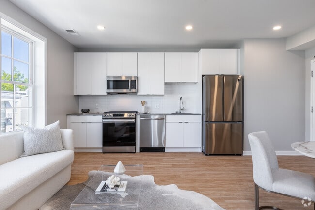 1BR, 1BA - 533SF