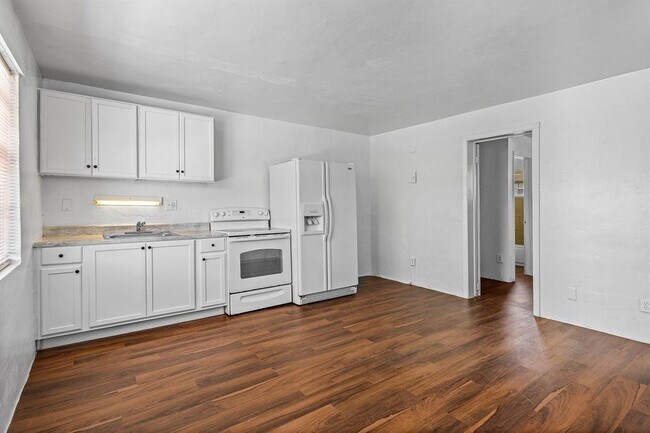 Photo - 279 SW 1st St Unit 1