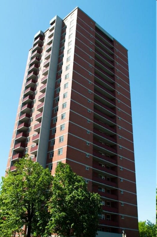 Primary Photo - 25 Cosburn Ave