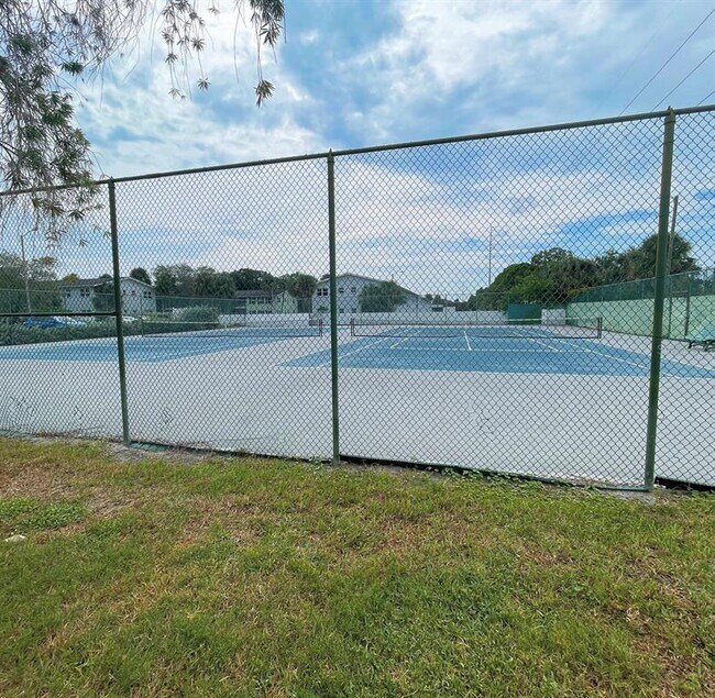 6908 Stonesthrow Cir N Condo For Rent in Saint Petersburg, FL