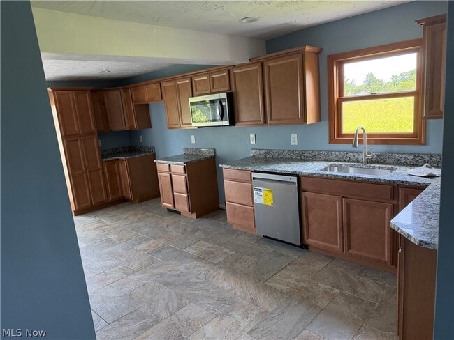 Photo - 145 State Rd