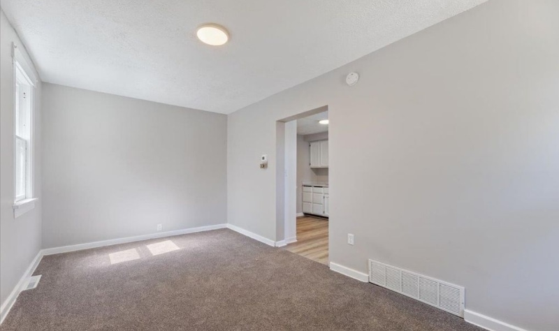 Photo - 8008 State St