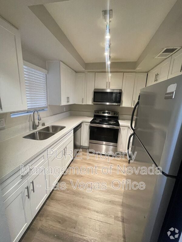 Building Photo - 1729 Jupiter Ct Unit #D Rental