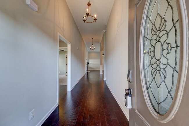 Photo - 1008 Meadowview Ln