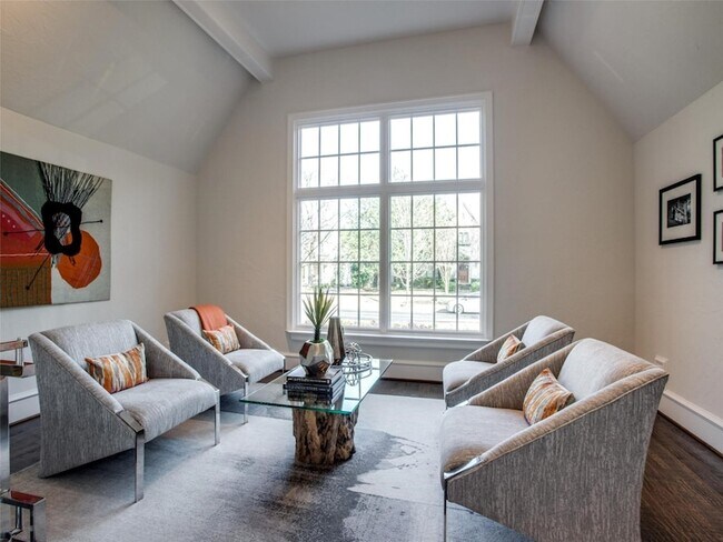 Photo - 3909 Greenbrier Dr