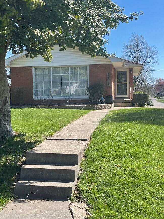 Well maintained all brick ranch home - Well maintained all brick ranch home
