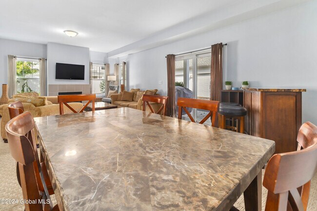 7 Ellis Ave Unit 2