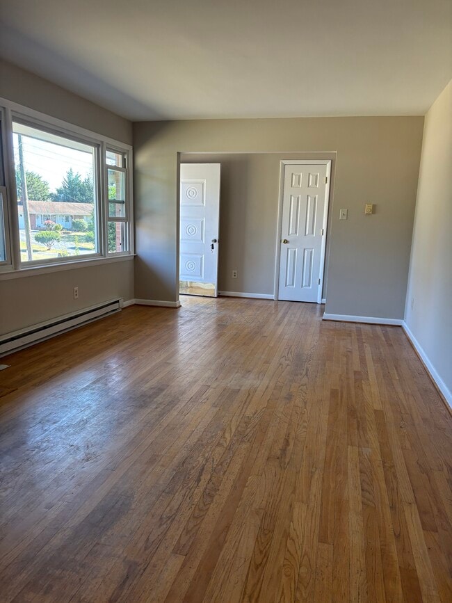 Photo - 142 Tammy Ln