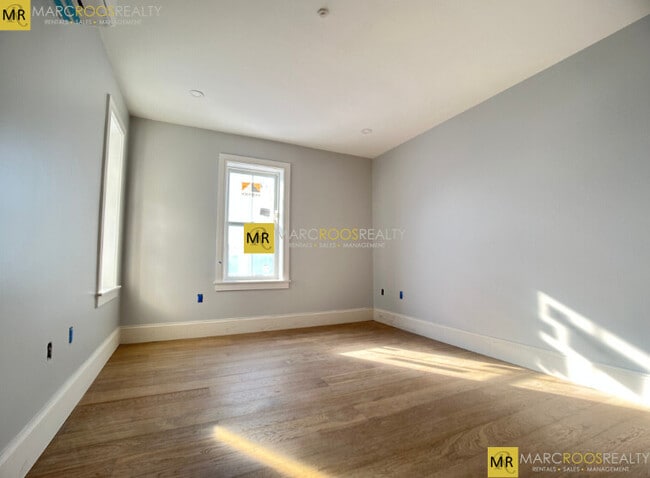 Photo - 340 Market St