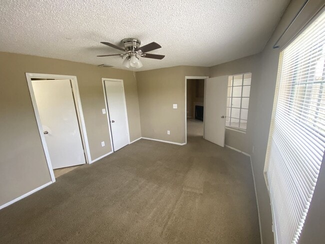 Photo - Large 1 Bedroom 1 Bath with fireplace and washer and dryer