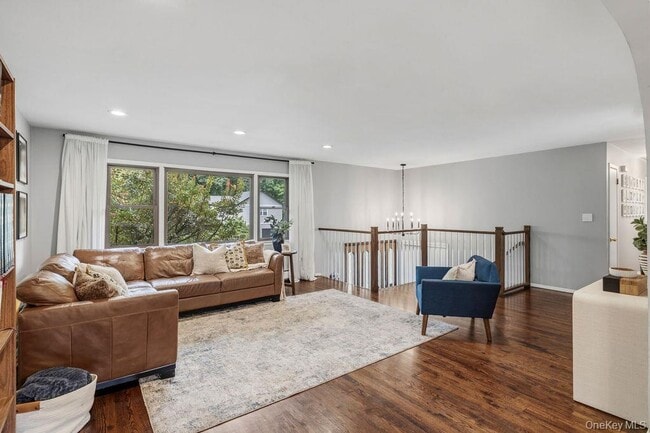 Photo - 44 Palisades Ct