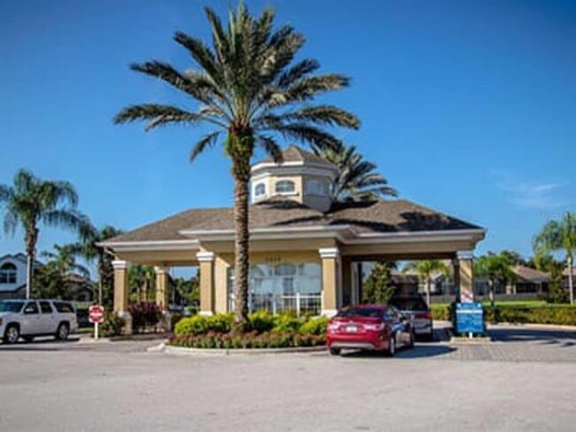 Building Photo - 8100 Princess Palm Ln Unit 203