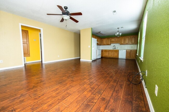Photo - Great House in Perfect Location