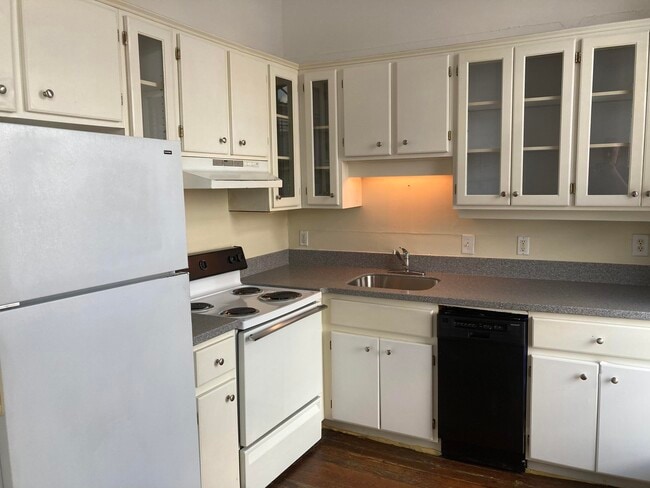 Photo - 1030 Broad St