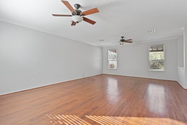 Photo - 120 Brazos Ln