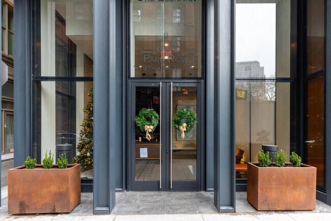 Entrance - The Pearl on the Park