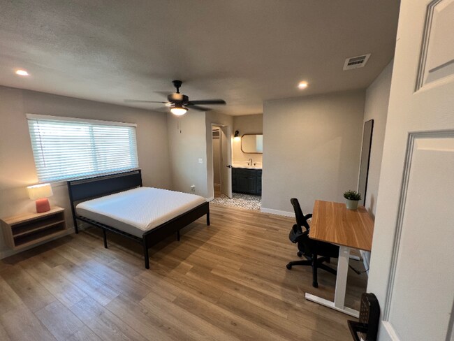 Photo - 1910 N Floyd Rd Apartment Unit 1910