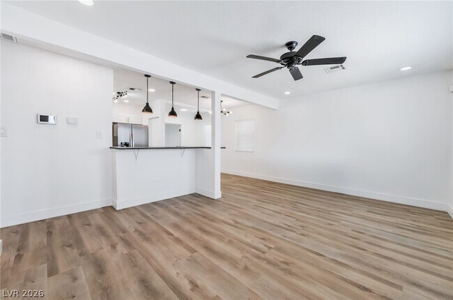 Photo - 1610 E Ogden Ave