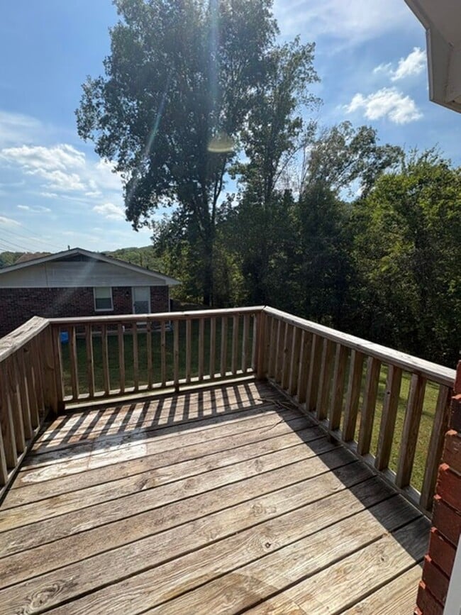 4995/4997 Eastview Terrace