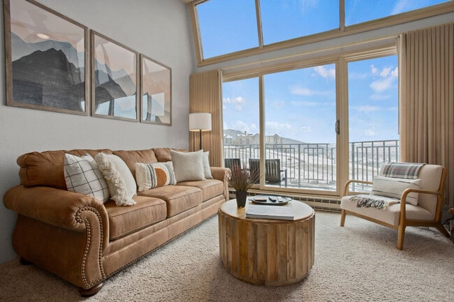 Building Photo - 2270 Storm Meadows Dr Unit SI FL6-ID1564296P