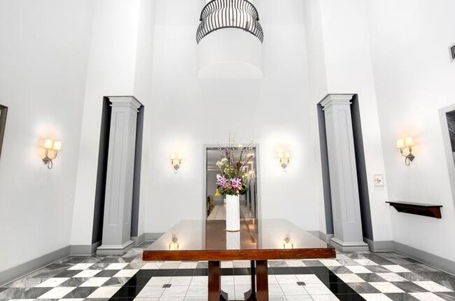 Building Lobby - 70 W Huron St Unit 903