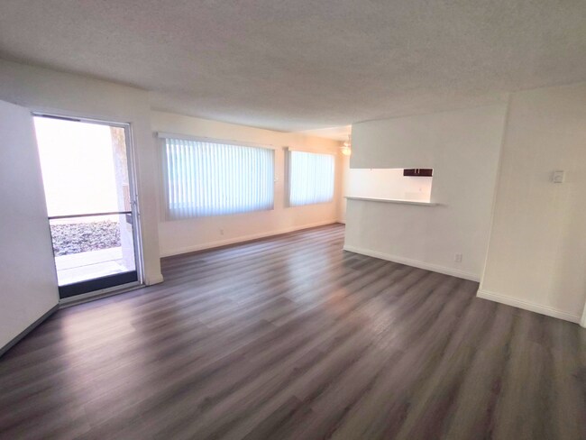 4281 Green Ave Unit 2