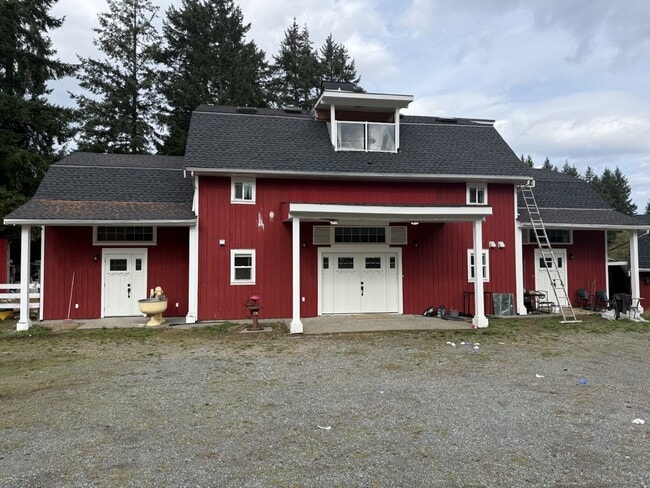Building Photo - 2342 E Wellington Rd Unit Barn