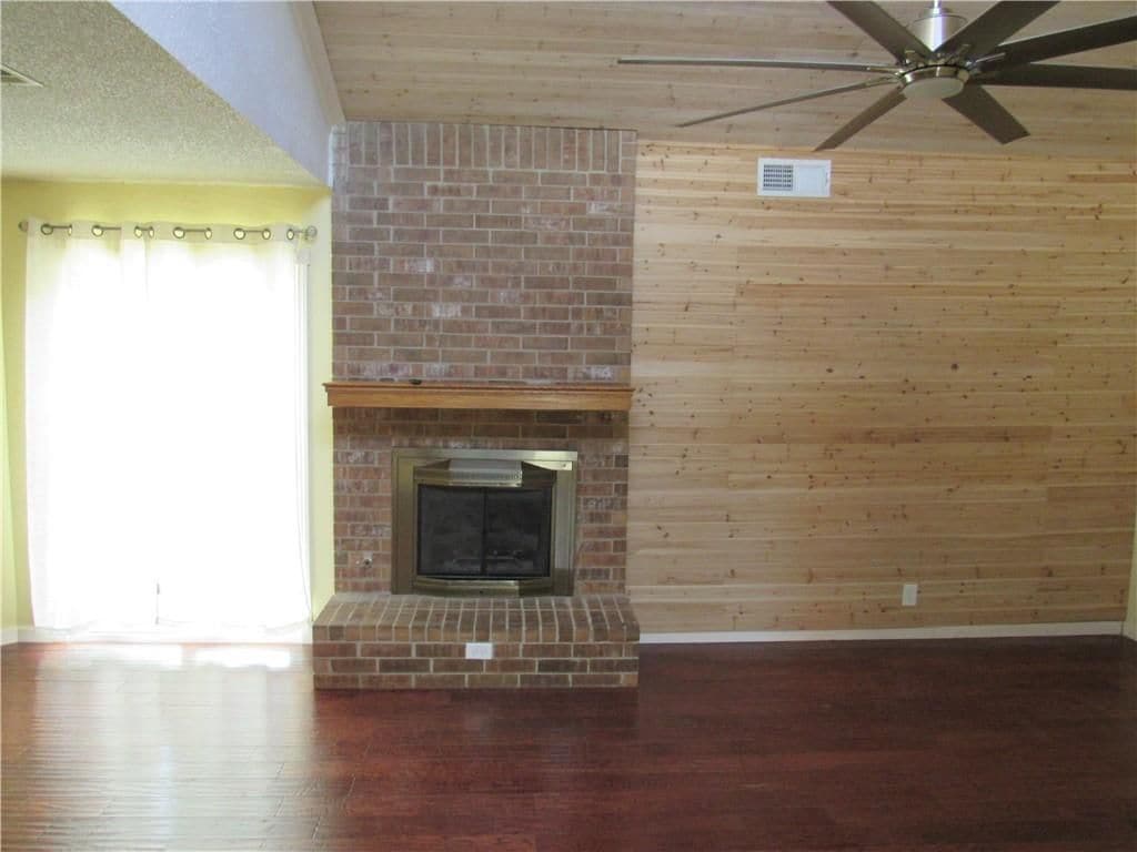 Photo - 1603 Shotwell Ln