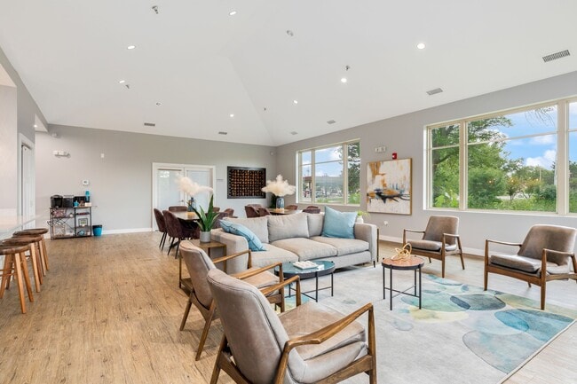 Photo - Eagle Creek Apartments