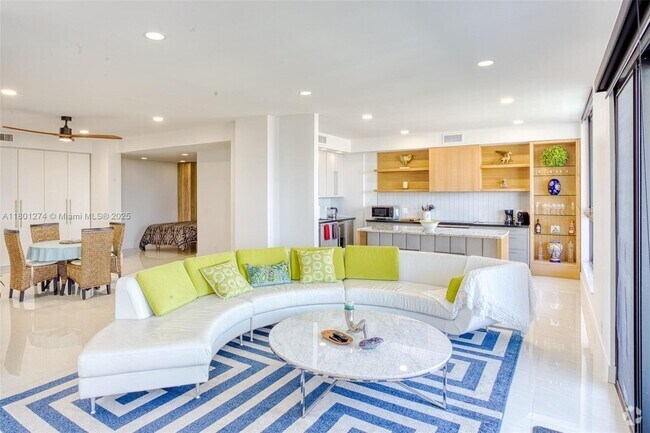 Building Photo - 1500 S Ocean Dr Unit PHE Rental