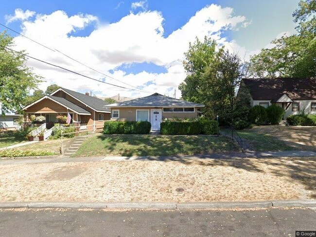 Building Photo - 309 6th Ave Unit B