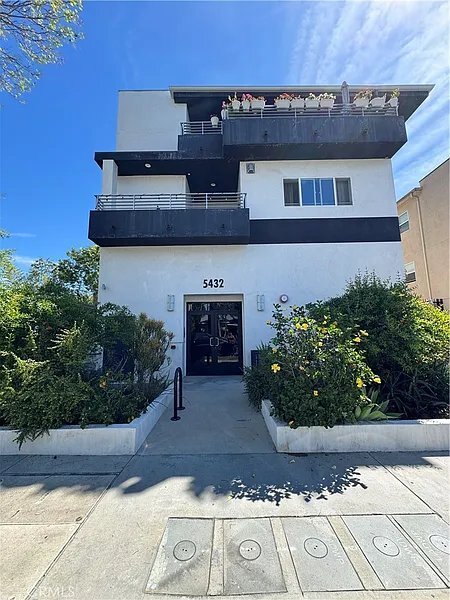 Photo - 5432 Hermitage Ave Unit 202