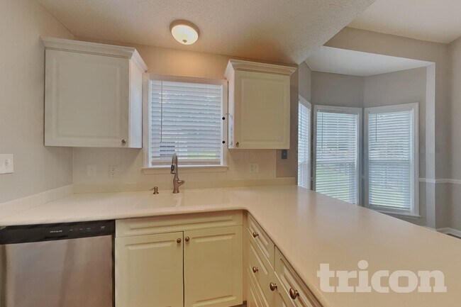 Photo - 305 Aqua Marine Ln