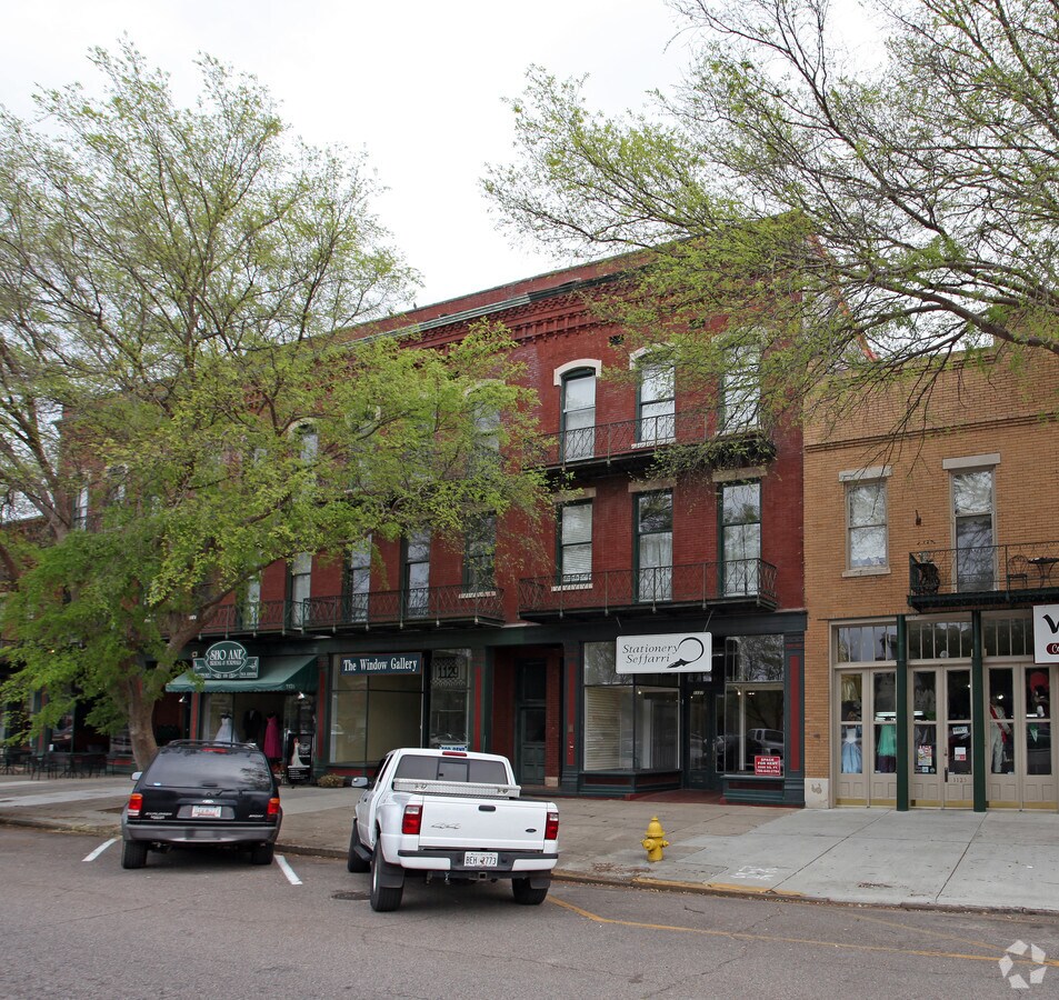 Photo - 1127 Broad St