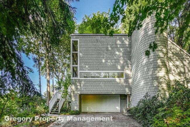 Photo - 2914 E Lake Sammamish Pkwy NE