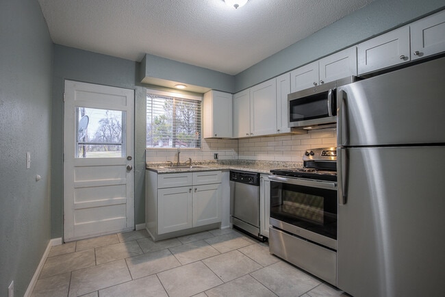 Photo - 510 NE Corder St