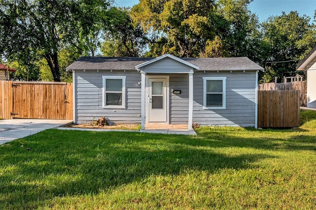 Photo - Room in House on Houghton Ave