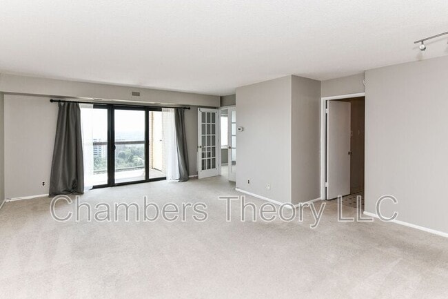 Photo - 205 Yoakum Pkwy Unit #1803