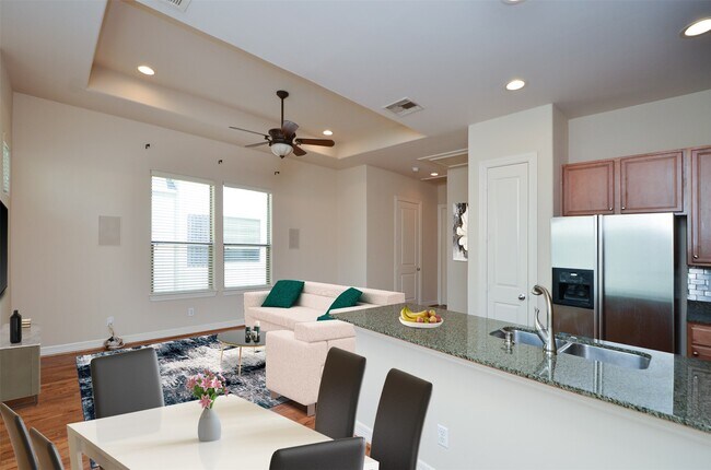 Photo - 3834 Center St Unidad False