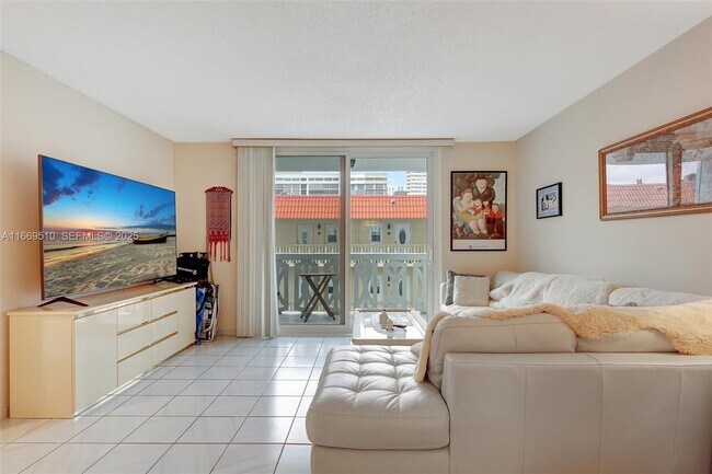 Photo - 3113 S Ocean Dr Unit 402