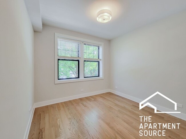 Photo - 2026 W Montrose Ave Unit 2B