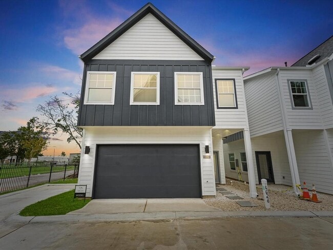 Building Photo - 4018 Northfield Ln