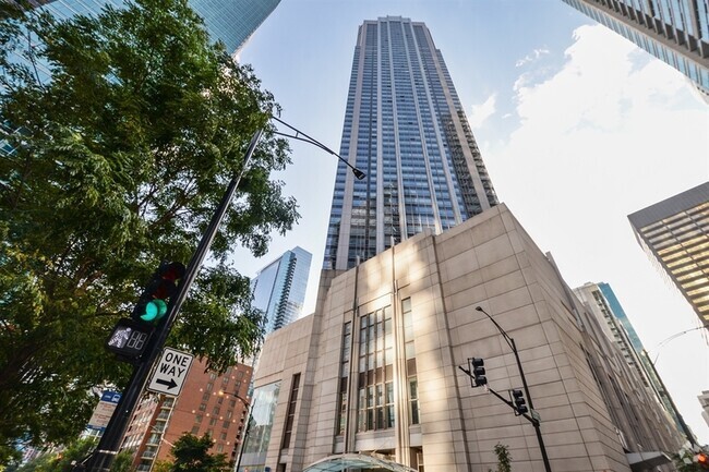 Building Photo - 512 N McClurg Ct Unit 711 Rental