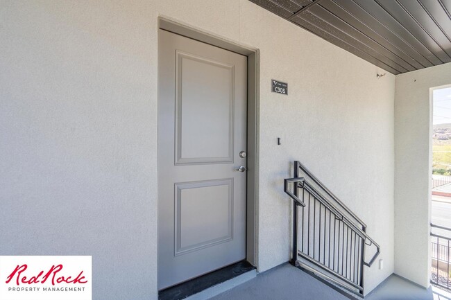 Photo - Charming 2 Bedroom End Unit Condo - Pet Friendly!