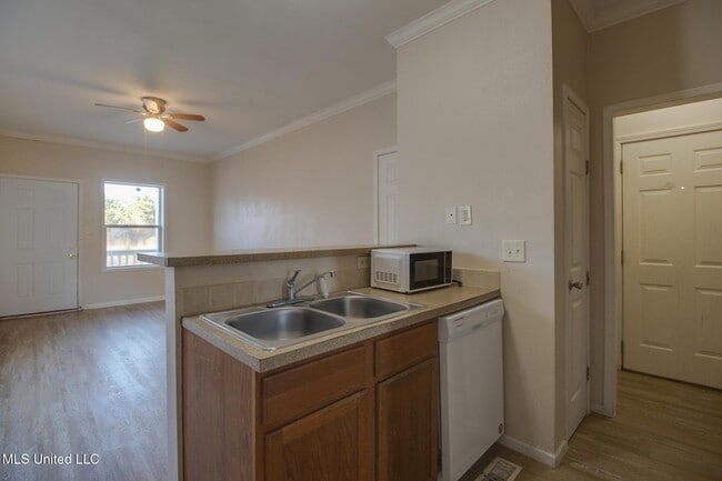 Photo - 12203 Artes St Unidad A