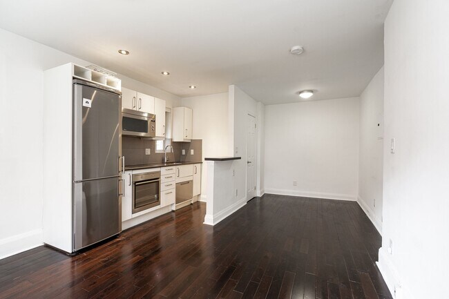 Photo - 54 Maitland St Unit 405