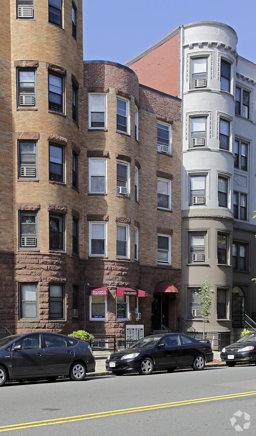 Primary Photo - 70 Westland Ave