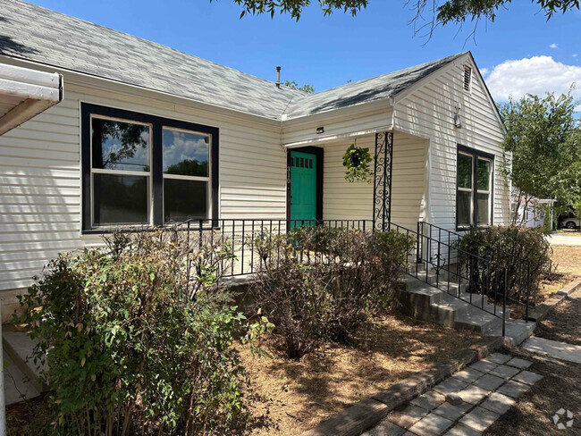Building Photo - 310 College Dr Rental