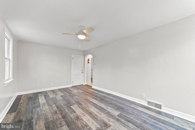 Photo - 2203 Steel Rd